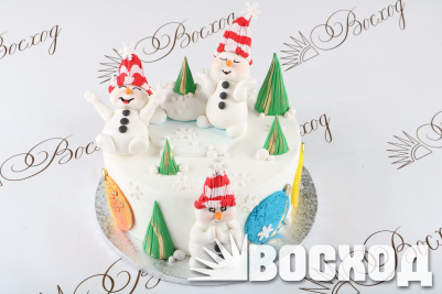Торт № 833 Праздничный в марципановой обтяжке (снеговики)