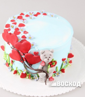 Торт № 1015 "Праздничный" в сливках (декор из сахарной пасты), мишка, сердце