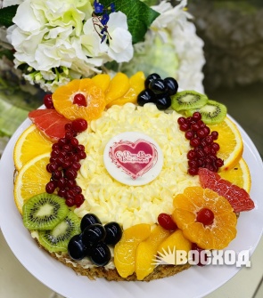 Пирог сырный с ягодами, открытка красное сердце