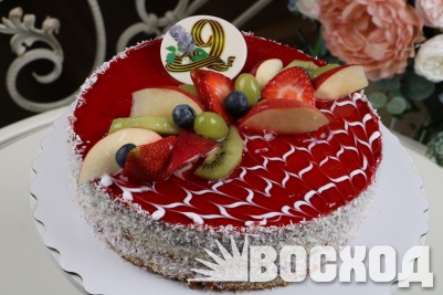 Торт №1151 "Смородинка" в оформлении к 9 мая
