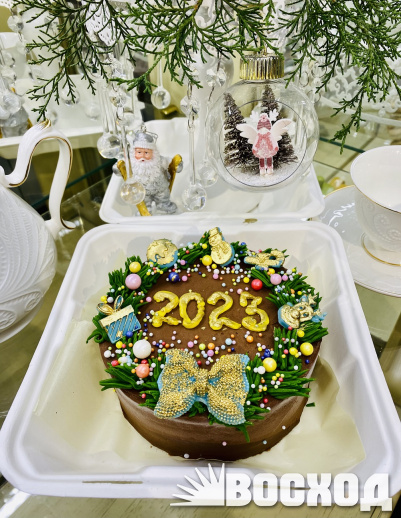 Бенто-торт № 356 в новогоднем оформлении (шоколадный), время приготовления с 25.12.22 по 31.12.22