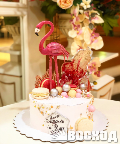 Торт № 1116 Праздничный, декор фламинго