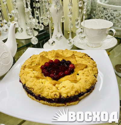 Пирог песочный с начинкой из малины и вишни, 0,85 кг
