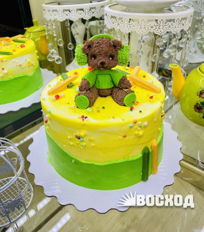 Торт Праздничный № 570, декор- медвежонок.