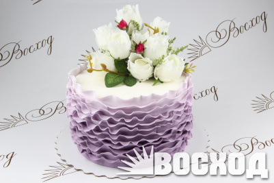 Торт № 943  "Праздничный" в марципановой обтяжке. На фото торт 4 кг, декор цветы 